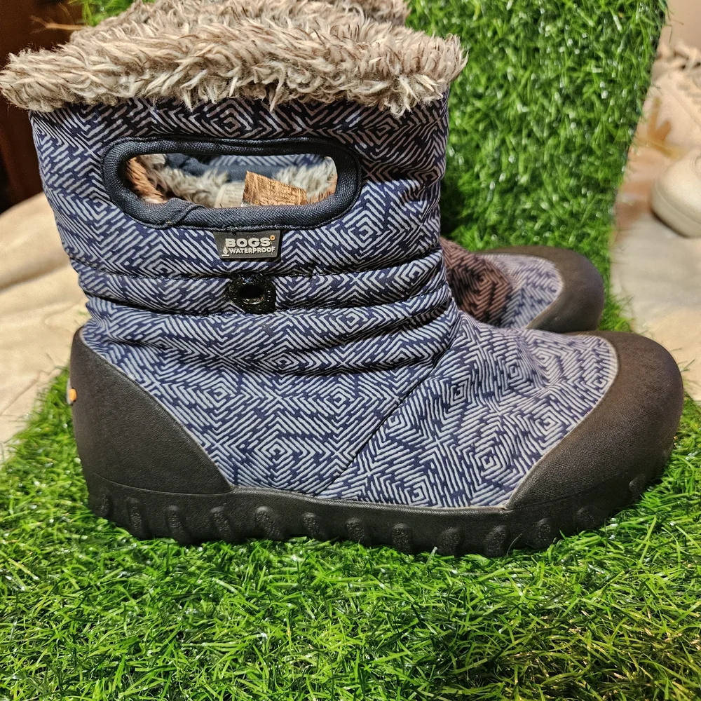 Bogs B-Moc Wool Unisex size 37 eu womens 6 Insulated Boots